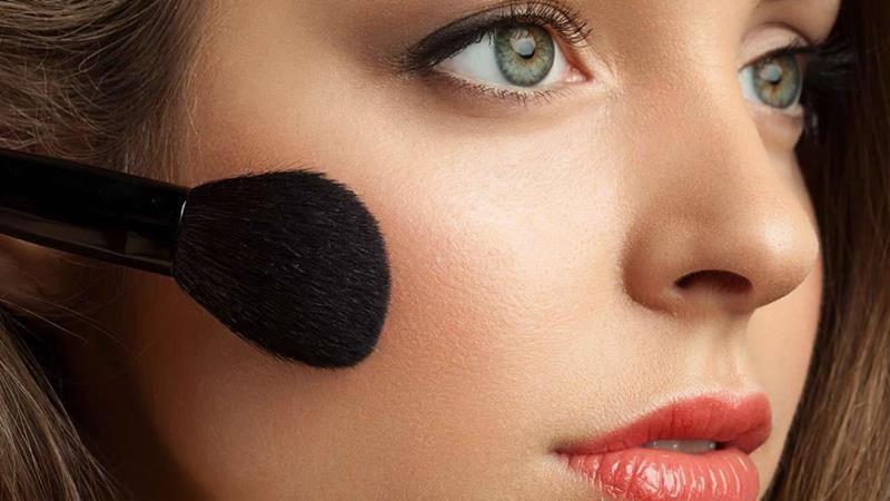 ترکیب رژگونه با سایر تکنیک‌های آرایش صورت