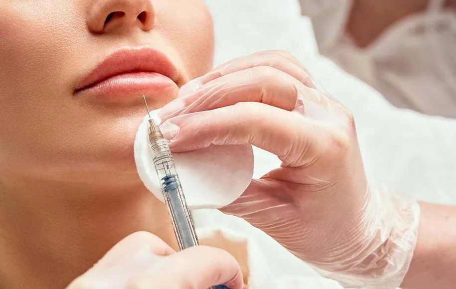 تزریق ژل لب + ارایشی مسی